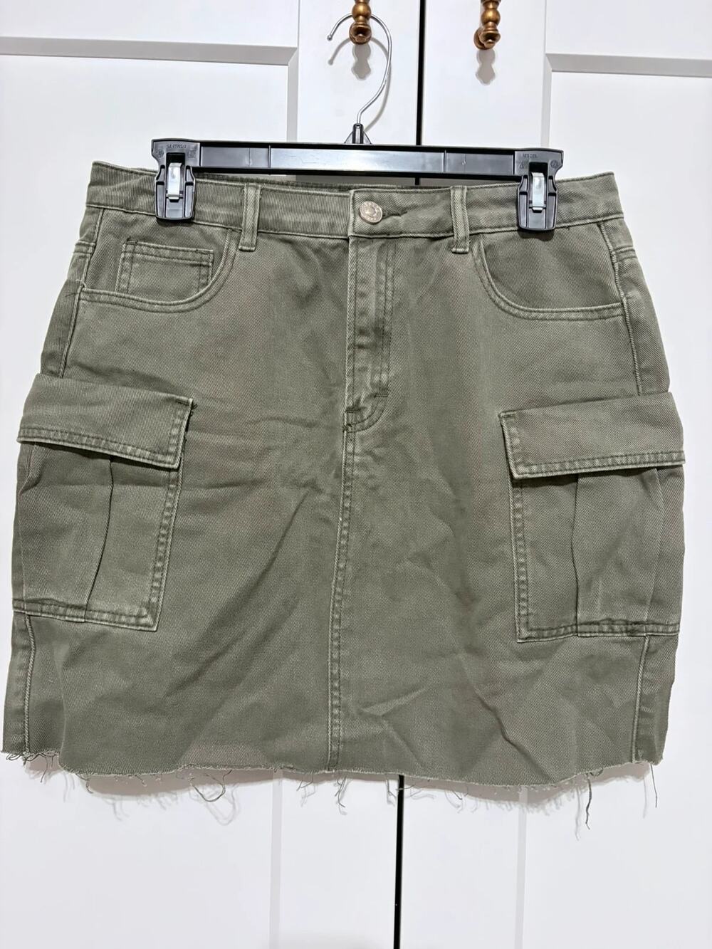 SHEIN Green Cargo Mini Skirt with Frayed Hem Size L